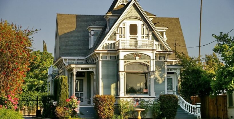 Residência Clássica de Arquitetura Vitoriana com Charme Histórico